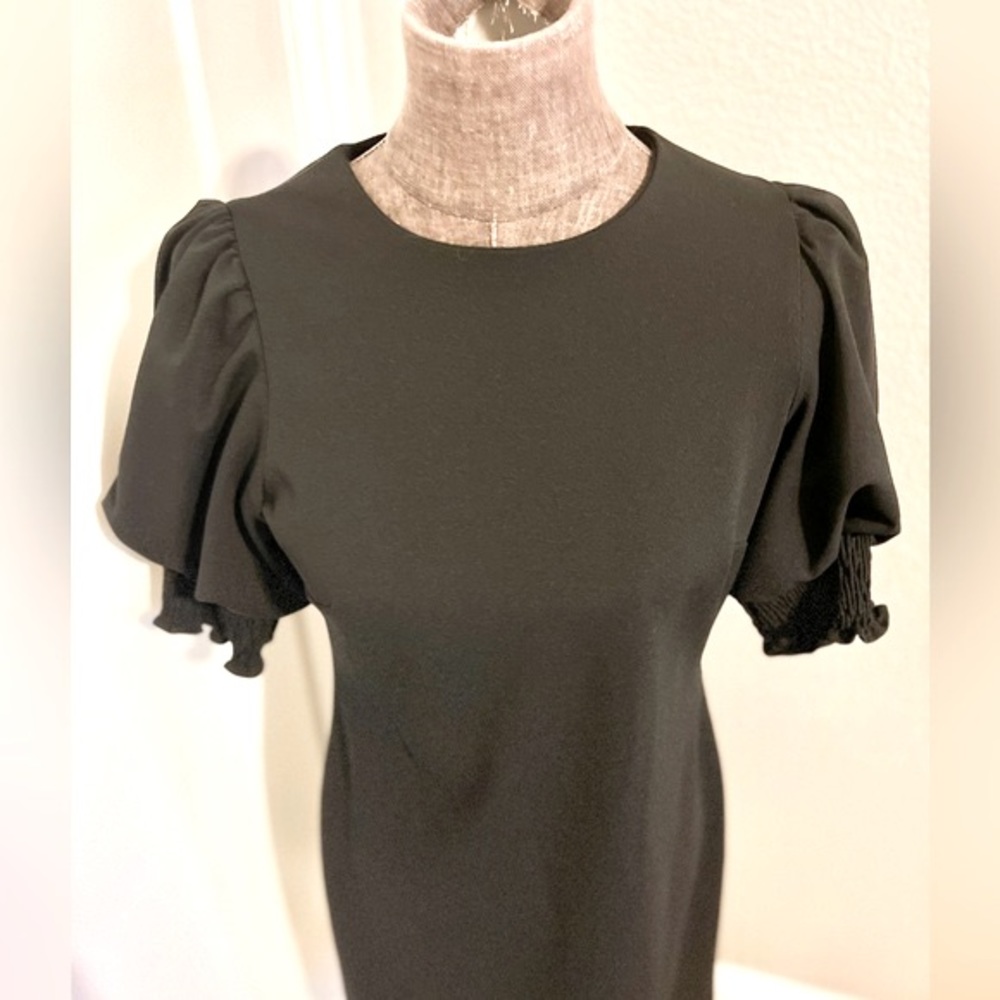 Calvin Klein Smocked Puff Sleeve Sheath Dress 6 - Picture 4 of 9